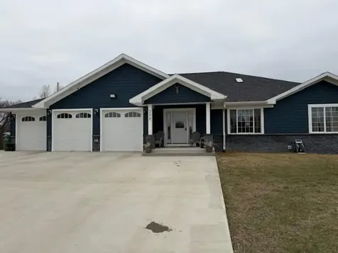 208 S Delaware Court Fulda MN 56131