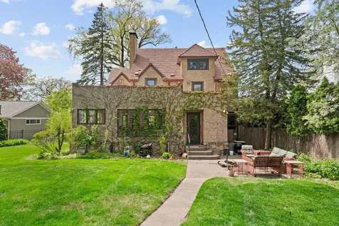 504 Mississippi River Boulevard S Saint Paul MN 55116