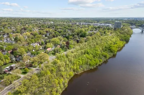 504 Mississippi River Boulevard S Saint Paul MN 55116