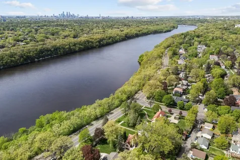 504 Mississippi River Boulevard S Saint Paul MN 55116