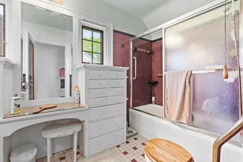 504 Mississippi River Boulevard S Saint Paul MN 55116