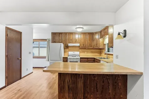 2291 Rockwood Avenue Saint Paul MN 55116