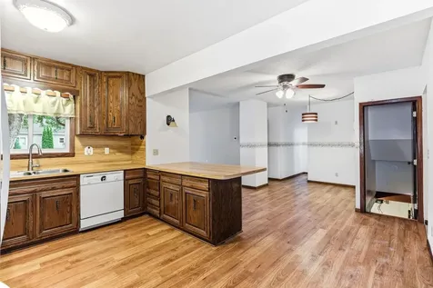2291 Rockwood Avenue Saint Paul MN 55116