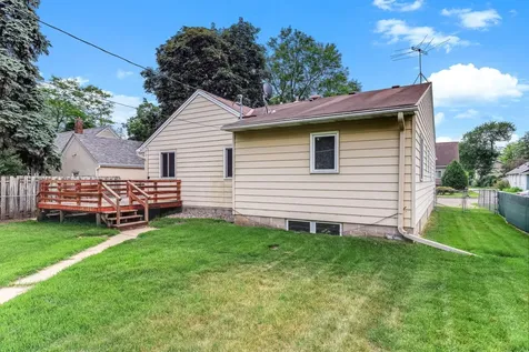 2291 Rockwood Avenue Saint Paul MN 55116