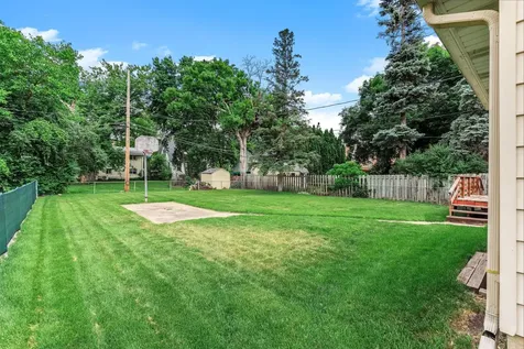 2291 Rockwood Avenue Saint Paul MN 55116