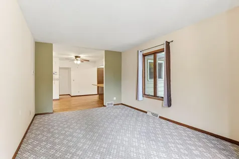2291 Rockwood Avenue Saint Paul MN 55116