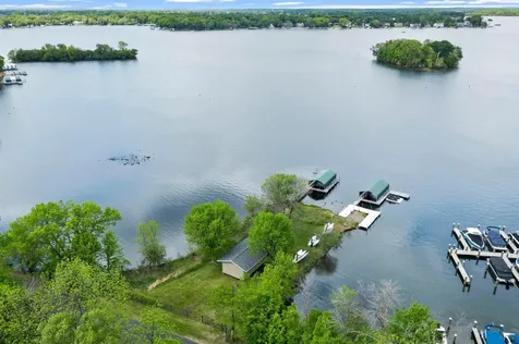 23760 Lawtonka Drive Excelsior MN 55331