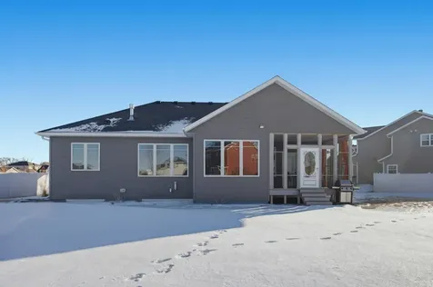 1465 Shawnas Place S Fargo ND 58104