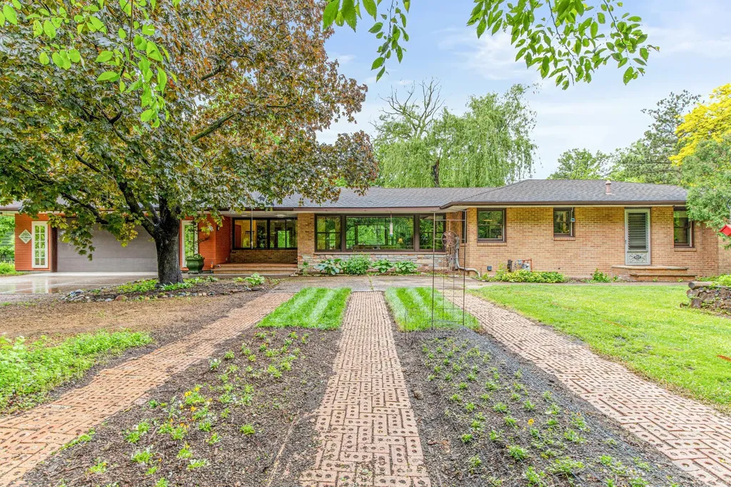 2217 Oakview Lane N Plymouth MN 55441
