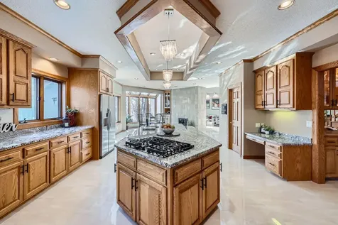 4 W Bay Lane North Oaks MN 55127
