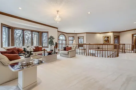 4 W Bay Lane North Oaks MN 55127