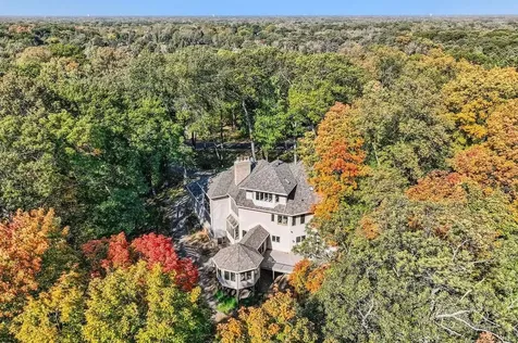 4 W Bay Lane North Oaks MN 55127