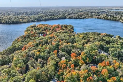 4 W Bay Lane North Oaks MN 55127