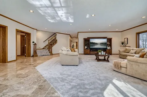 4 W Bay Lane North Oaks MN 55127