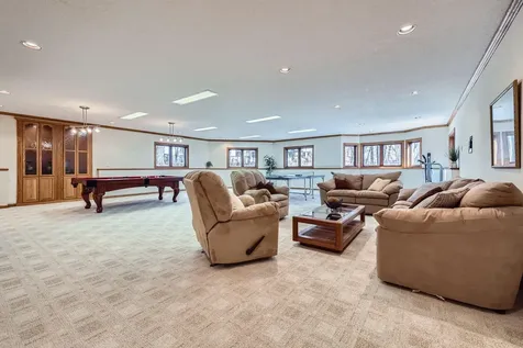 4 W Bay Lane North Oaks MN 55127