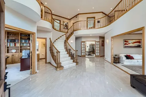 4 W Bay Lane North Oaks MN 55127
