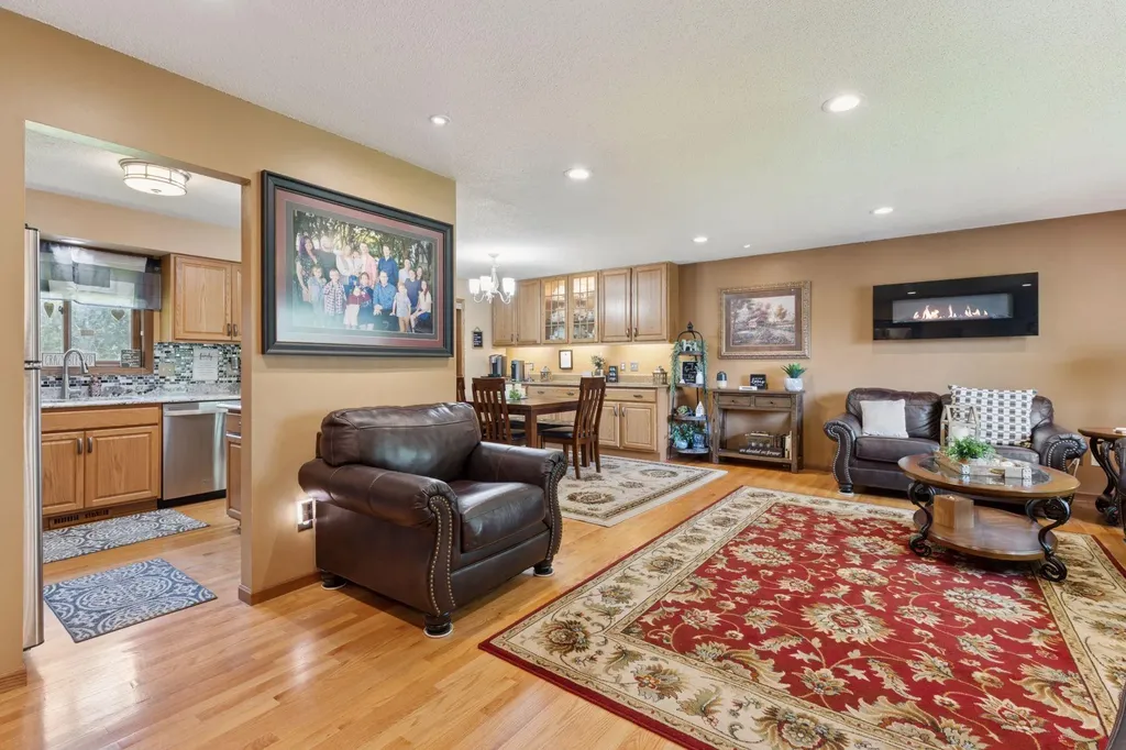 9217 W River Road Brooklyn Park MN 55444