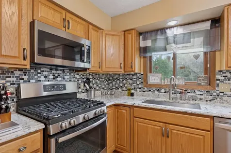 9217 W River Road Brooklyn Park MN 55444