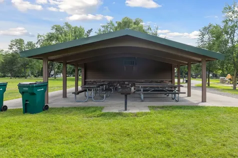 9217 W River Road Brooklyn Park MN 55444