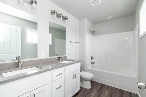 6826 Thomas Street Horace ND 58047