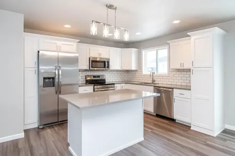 6826 Thomas Street Horace ND 58047