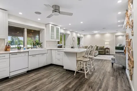 410 Mccarrons Boulevard N Roseville MN 55113