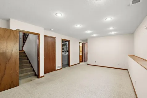 9419 James Avenue N Brooklyn Park MN 55444