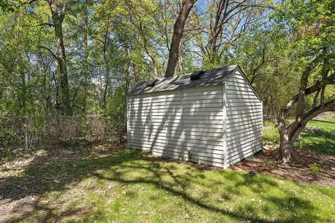 9419 James Avenue N Brooklyn Park MN 55444