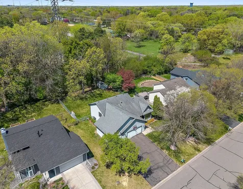 9419 James Avenue N Brooklyn Park MN 55444