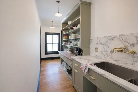 53 Irvine Park Saint Paul MN 55102