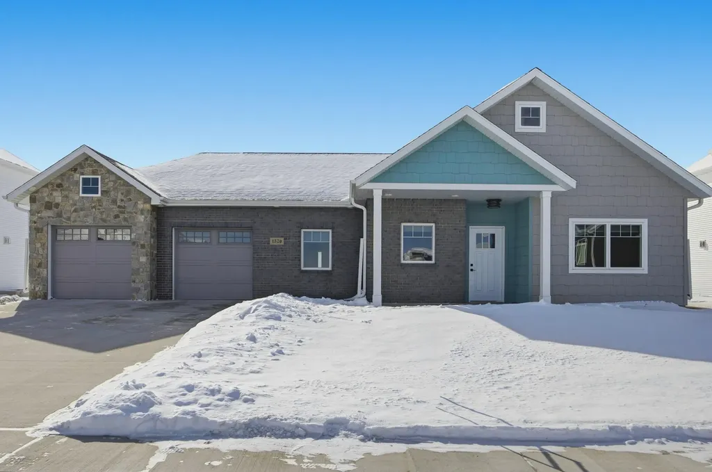 1576 75th Avenue S Fargo ND 58104