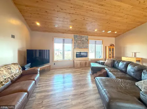 2253 Mitchell Avenue NW Annandale MN 55302