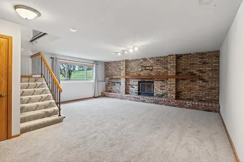 7275 Pontiac Circle Chanhassen MN 55317