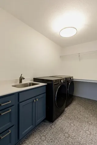 2816 Oxford Street N Roseville MN 55126