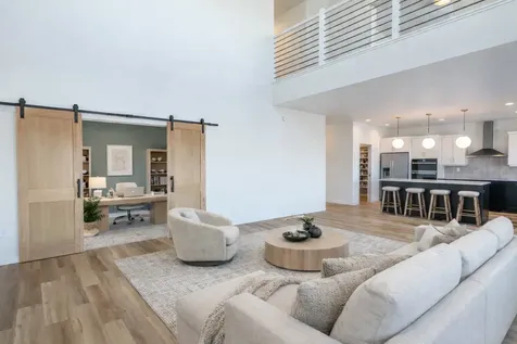 6863 Sun Valley Boulevard Horace ND 58047