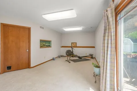 812 Larkspur Court Shakopee MN 55379