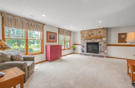 812 Larkspur Court Shakopee MN 55379
