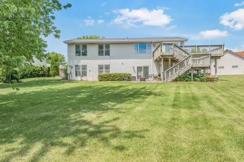 812 Larkspur Court Shakopee MN 55379