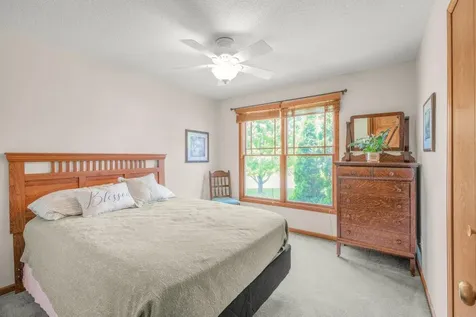 812 Larkspur Court Shakopee MN 55379