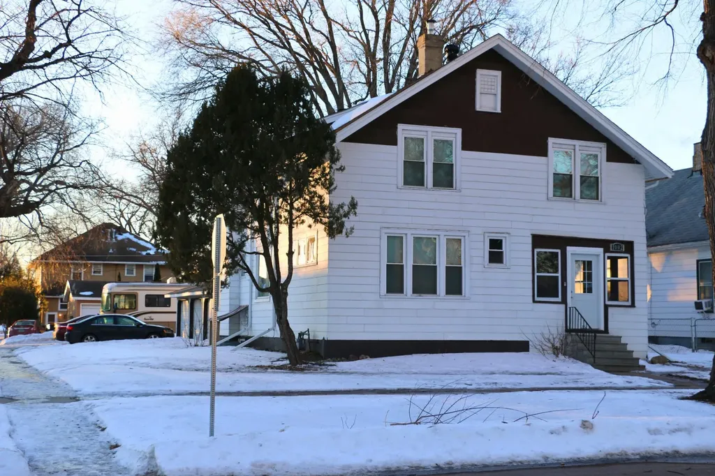 1002 5th Street N Fargo ND 58102