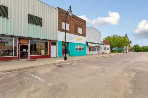 127 1st Street SE Fairfax MN 55332