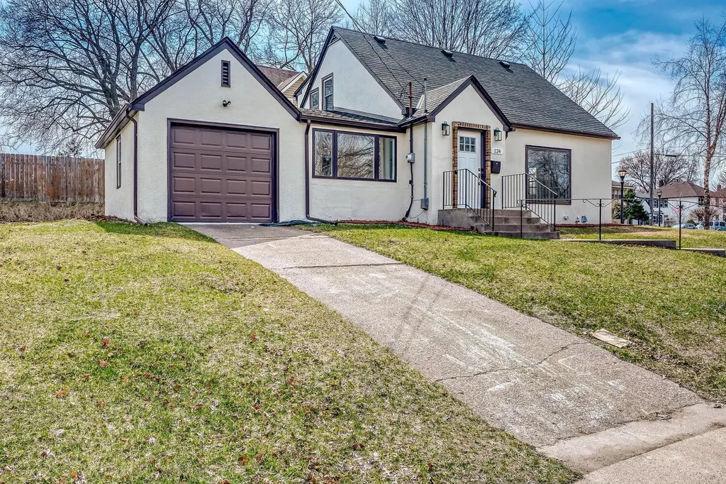 124 King Street W Saint Paul MN 55107