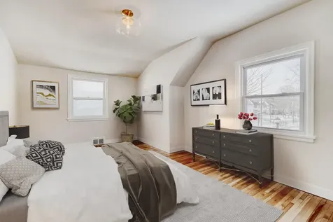 124 King Street W Saint Paul MN 55107