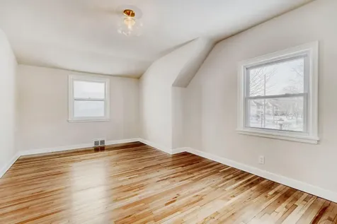 124 King Street W Saint Paul MN 55107