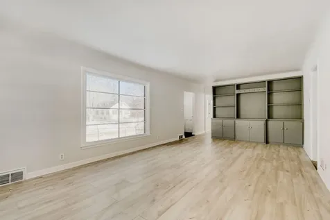124 King Street W Saint Paul MN 55107