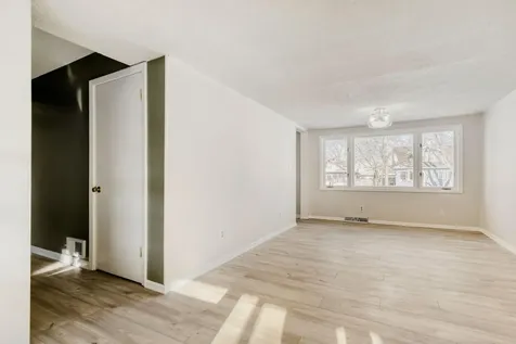 124 King Street W Saint Paul MN 55107
