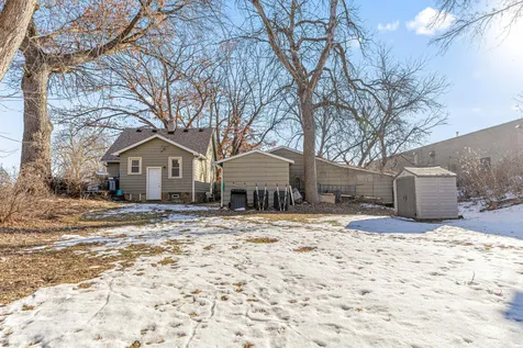 1709/1695 Mcknight Road N Maplewood MN 55109