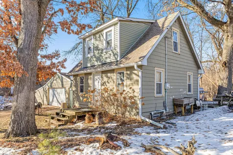 1709/1695 Mcknight Road N Maplewood MN 55109