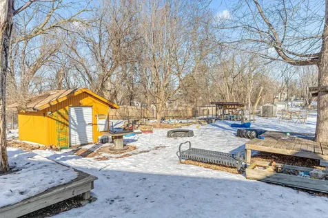 1709/1695 Mcknight Road N Maplewood MN 55109