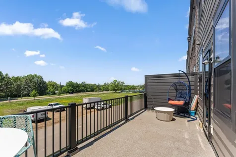 879 Woodlawn Avenue Saint Paul MN 55116